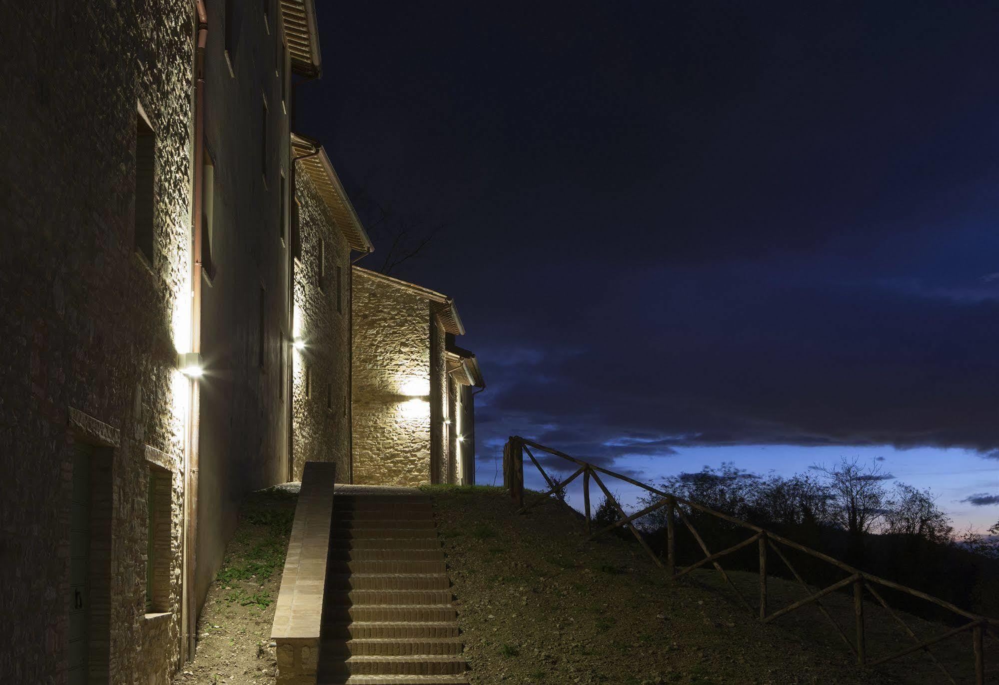 Borgo Di Gallano Valtopina Luaran gambar