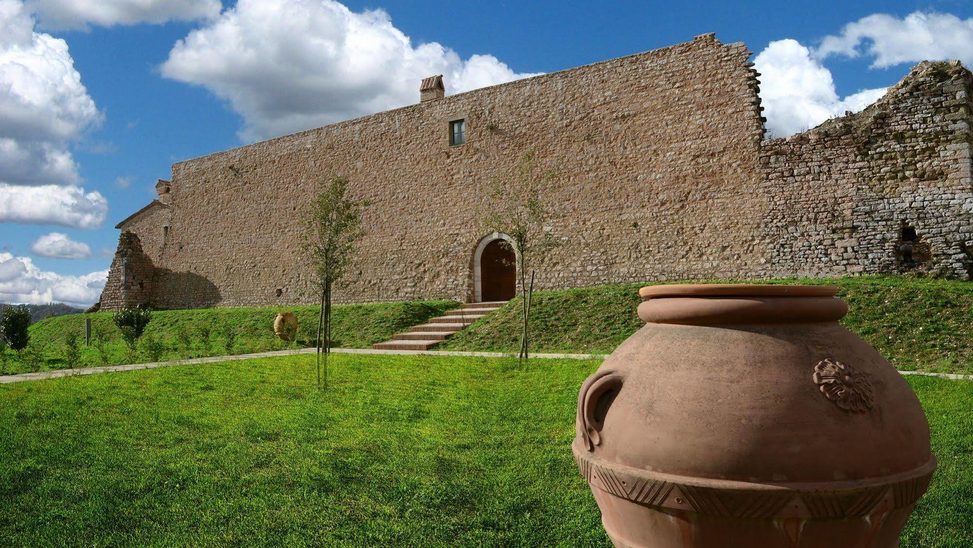 Borgo Di Gallano Valtopina Luaran gambar