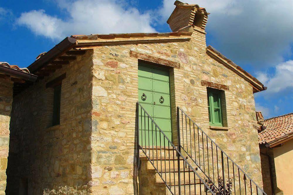 Borgo Di Gallano Valtopina Luaran gambar